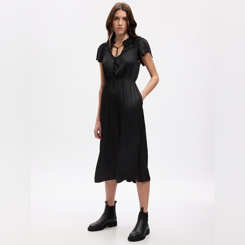 NWOT, GAP Ruffle Neck Midi Dress